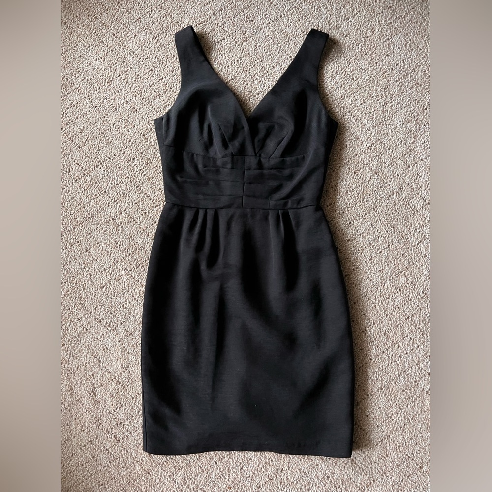 TRINA TURK black v neck cocktail dress